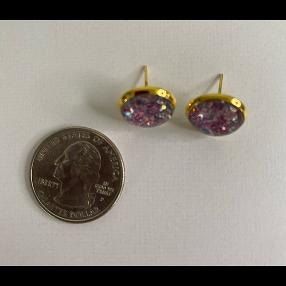 Handmade purple cabochon earrings. - Picture 3 of 3